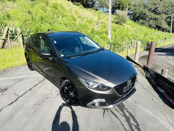 2014 Mazda Axela 20S SPORTS !! STUNNING ALLOYS !! Carousel 9
