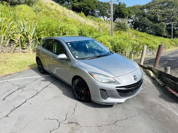 2013 Mazda Axela SPORTS !! SKYACTIVE ENGINE !! Carousel 9