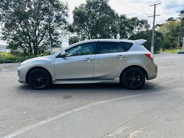2013 Mazda Axela SPORTS !! ALL NEW TYERS !! Carousel 3