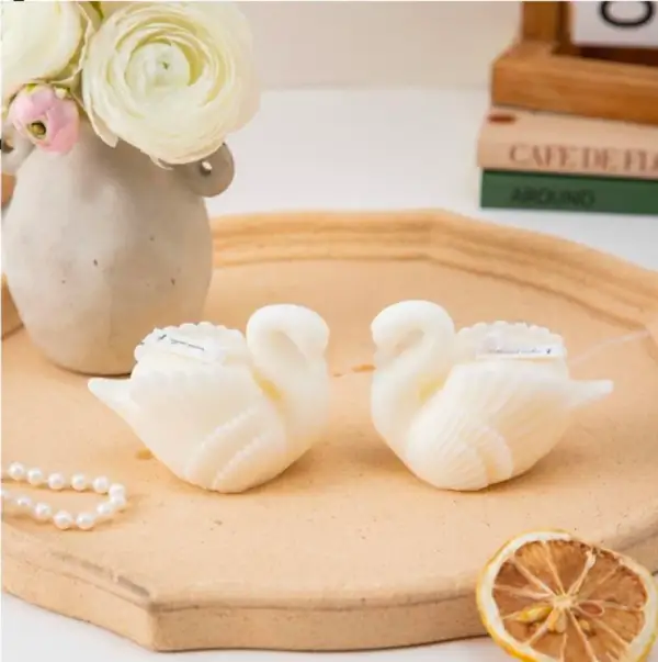 White Swan Candle