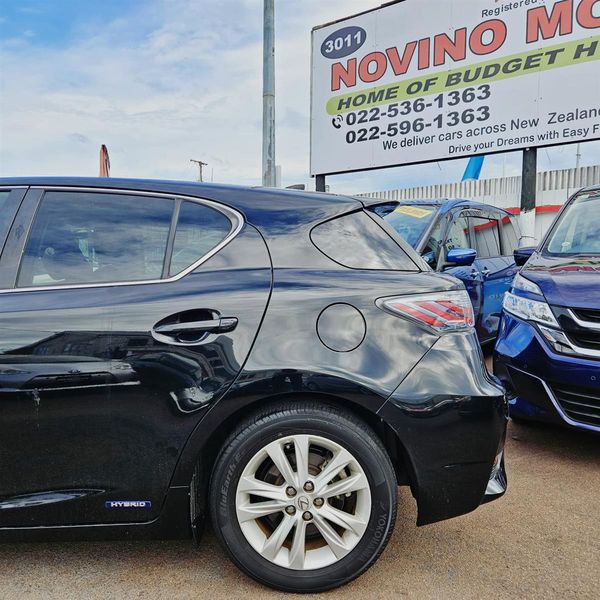 2014 Lexus CT 200h HYBRID Carousel 4