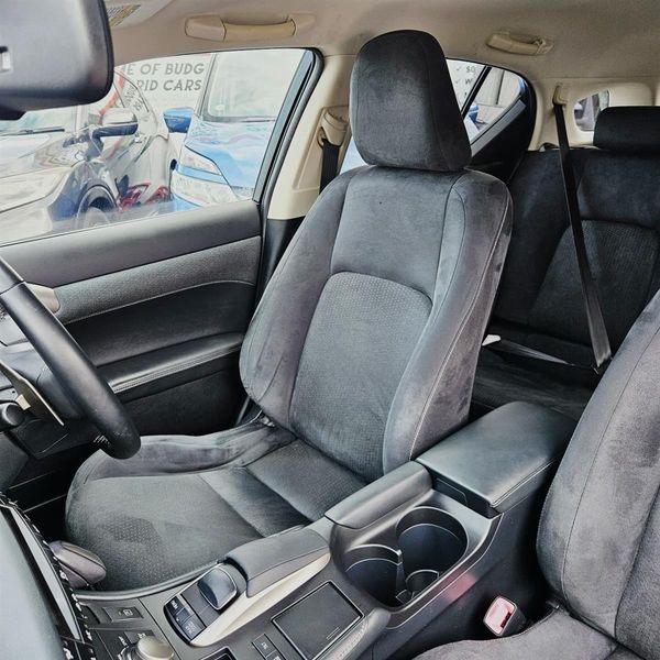 2014 Lexus CT 200h HYBRID Carousel 9