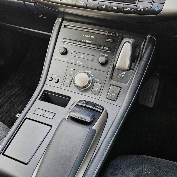 2014 Lexus CT 200h HYBRID Carousel 16
