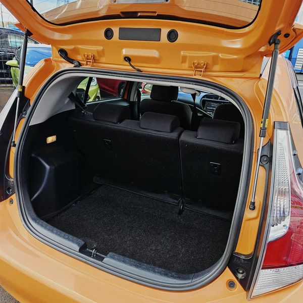 2015 Toyota Aqua HYBRID G SPEC LOW KMS Carousel 8