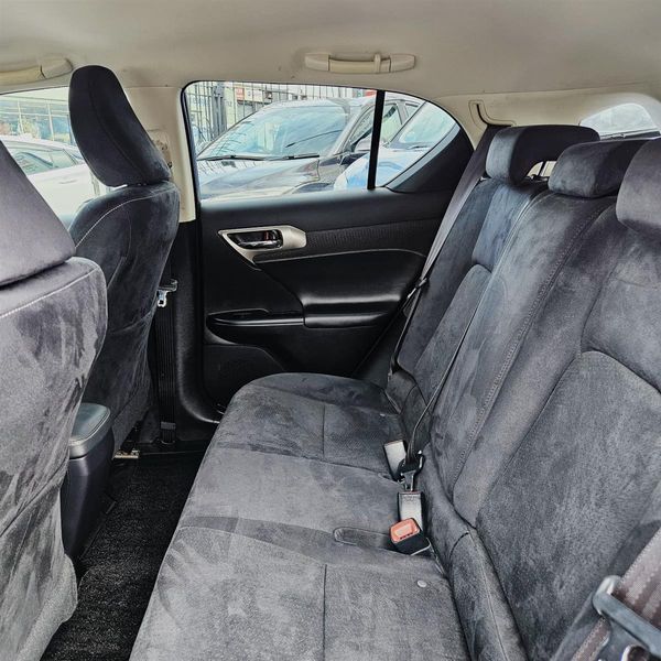 2014 Lexus CT 200h HYBRID Carousel 10