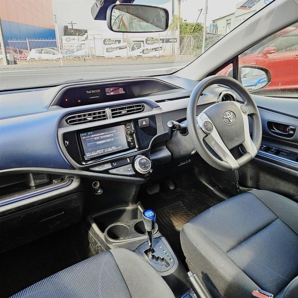 2015 Toyota Aqua HYBRID G SPEC LOW KMS Carousel 5