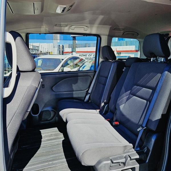 2017 Suzuki Landy 8 Seater van Carousel 10