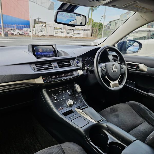 2014 Lexus CT 200h HYBRID Carousel 8