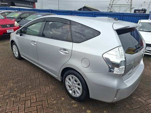 2014 Toyota Prius ALPHA 7 SEATS REVERSE CAMERA MULTI AIRBAGS BLUETOOTH AUDIO FACTORY ALLOYS EV/ECO/POWER MODES ISOFIX Carousel 4