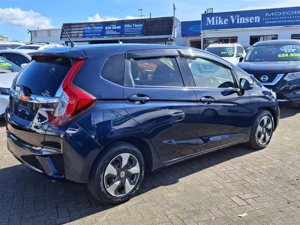 2017 Honda Fit HYBRID REVERSE CAMERA BLUETOOTH AUDIO SEAT HEATERS PUSH START ECO/SPORTS MODE Carousel 5