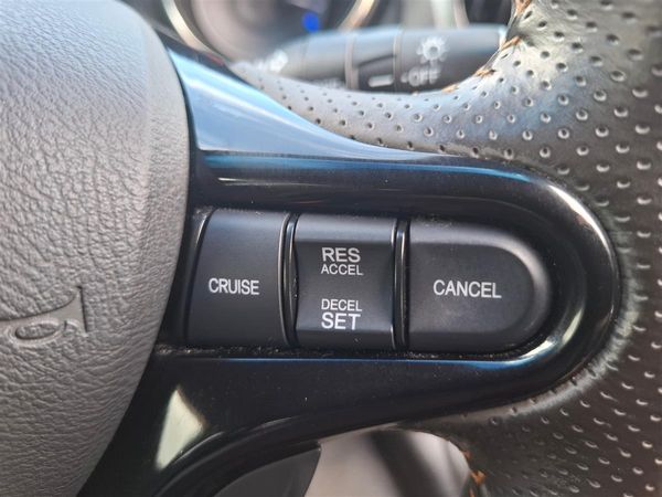 2013 Honda Fit SHUTTLE HYBRID CRUISE CONTROL HALF LEATHER SEATS ECO MODE Carousel 11
