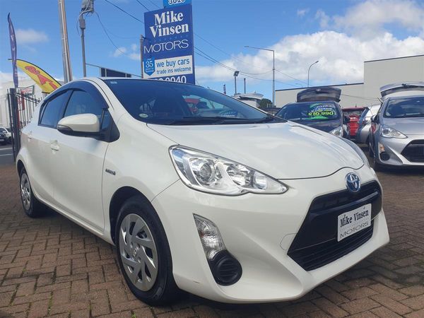 2016 Toyota Aqua S PUSH START LANE ASSIST PRE-CRASH SENSOR CURTAIN AIRBAGS REVERSE CAMERA BLUETOOTH AUDIO AUTO HEADLIGHTS