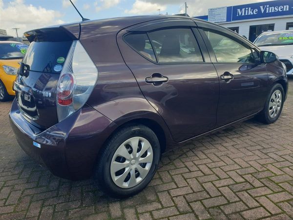 2014 Toyota Aqua PUSH START LOW 49 KMS ECO/EV MODE ISOFIX Carousel 5