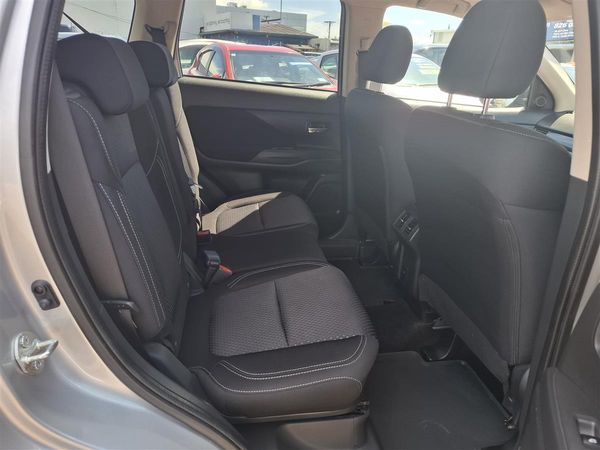 2022 Mitsubishi Outlander LS 4WD 7 SEATS NZ NEW CRUISE CONTROL MULTI AIRBAGS PARKING SENSORS PRE-CRASH WARNING REVERSE CAMERA BLUETOOTH USB PORTS TOWBAR FACTORY ALLOYS AUTO HOLD Carousel 11
