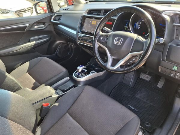 2017 Honda Fit HYBRID REVERSE CAMERA BLUETOOTH AUDIO SEAT HEATERS PUSH START ECO/SPORTS MODE Carousel 9