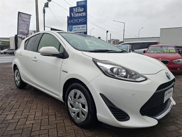 2021 Toyota Aqua S LANE ASSIST PRE-CRASH WARNING BLUETOOTH AUDIO REVERSE CAMERA PARKING SENSORS AUTO HEADLIGHTS