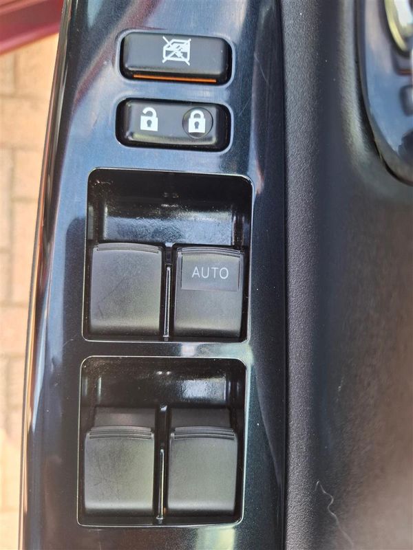 2017 Toyota Vitz HYBRID PUSH START LANE ASSIST PRE CRASH WARNING REVERSE CAMERA BLUETOOTH AUDIO SEAT HEATERS TRACTION CONTROL MULTI AIRBAGS Carousel 18