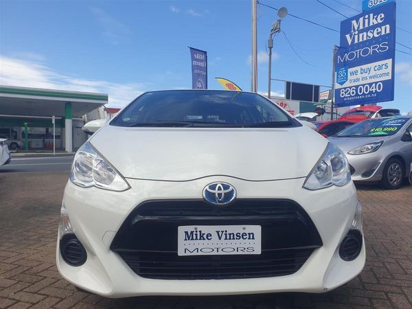 2016 Toyota Aqua S PUSH START LANE ASSIST PRE-CRASH SENSOR CURTAIN AIRBAGS REVERSE CAMERA BLUETOOTH AUDIO AUTO HEADLIGHTS Carousel 1
