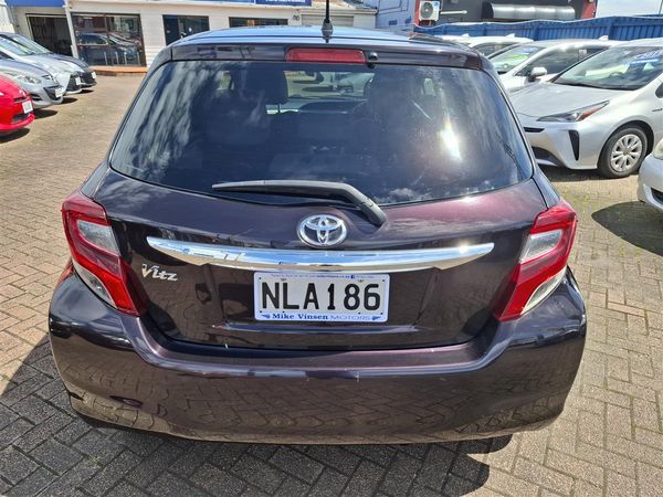 2015 Toyota Vitz PUSH START AUTO STOP TRACTION CONTROL ALLOY WHEELS Carousel 4