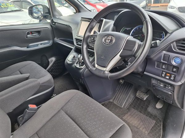 2015 Toyota Noah HYBRID CRUISE CONTROL 2 POWER SLIDING DOORS BLUETOOTH AUDIO REVERSE CAMERA SEAT HEATERS Carousel 7