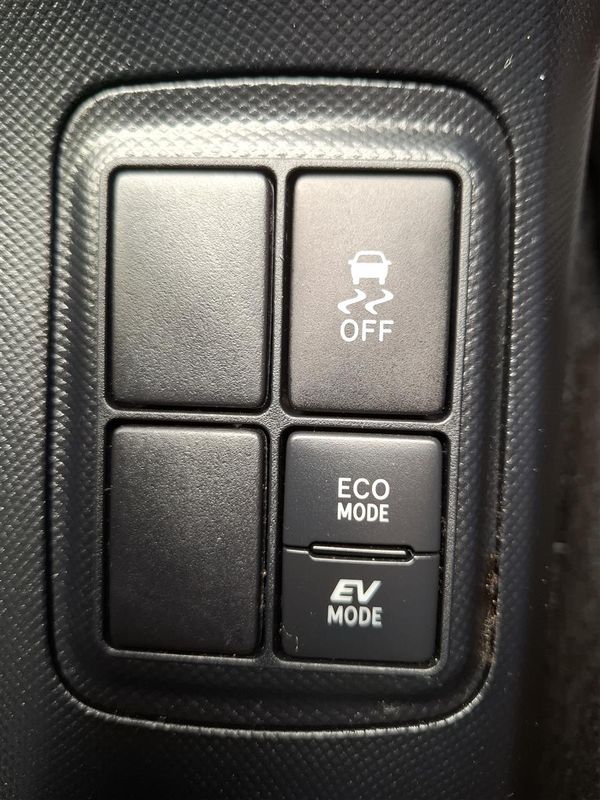 2020 Toyota Aqua LANE ASSIST PRE CRASH WARNING AUTO HEADLIGHTS BLUETOOTH AUDIO Carousel 14