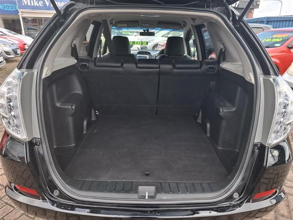 2013 Honda Fit SHUTTLE HYBRID CRUISE CONTROL HALF LEATHER SEATS ECO MODE Carousel 6