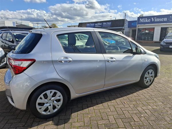 2017 Toyota Yaris GX NZ NEW NEW WOF / 6 MONTHS REGO CRUISE CONTROL MULTI AIRBAGS LANE ASSIST PRE-CRASH SENSOR AUTO HEADLIGHTS BLUETOOTH REVERSE CAMERA USB/AUX PORTS Carousel 5