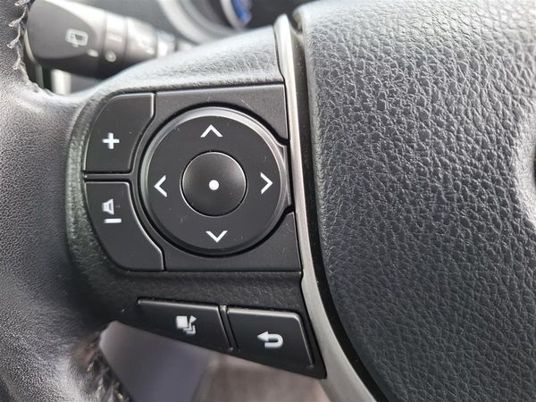 2015 Toyota Noah HYBRID CRUISE CONTROL 2 POWER SLIDING DOORS BLUETOOTH AUDIO REVERSE CAMERA SEAT HEATERS Carousel 12