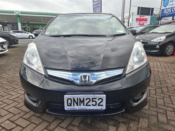 2013 Honda Fit SHUTTLE HYBRID CRUISE CONTROL HALF LEATHER SEATS ECO MODE Carousel 1