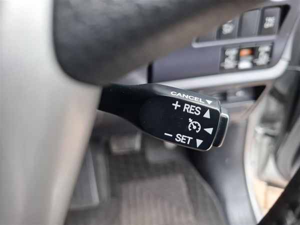 2015 Toyota Noah HYBRID CRUISE CONTROL 2 POWER SLIDING DOORS BLUETOOTH AUDIO REVERSE CAMERA SEAT HEATERS Carousel 11