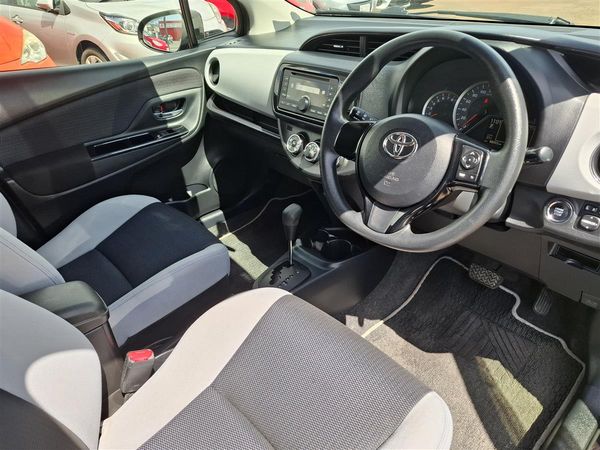 2015 Toyota Vitz PUSH START AUTO STOP TRACTION CONTROL ALLOY WHEELS Carousel 9