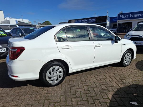 2020 Toyota Corolla AXIO HYBRID PUSH START LANE ASSIST PRE-CRASH SENSOR REVERSE CAMERA PARKING SENSORS BLUETOOTH AUDIO MULTI AIRBAGS AUTO HEADLIGHTS ECO/EV MODE Carousel 4
