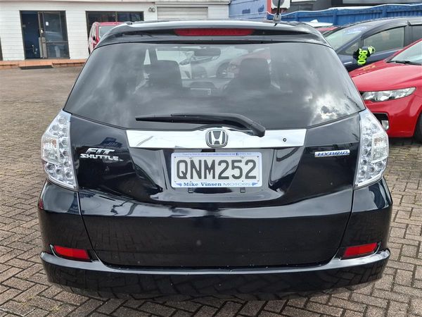 2013 Honda Fit SHUTTLE HYBRID CRUISE CONTROL HALF LEATHER SEATS ECO MODE Carousel 4