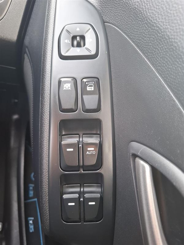 2013 Hyundai iX35 CRUISE CONTROL MULTI AIRBAGS REVERSE CAMERA BLUETOOTH FACTORY ALLOYS Carousel 13