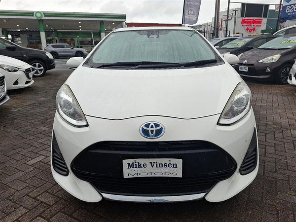 2021 Toyota Aqua S LANE ASSIST PRE-CRASH WARNING BLUETOOTH AUDIO REVERSE CAMERA PARKING SENSORS AUTO HEADLIGHTS Carousel 1