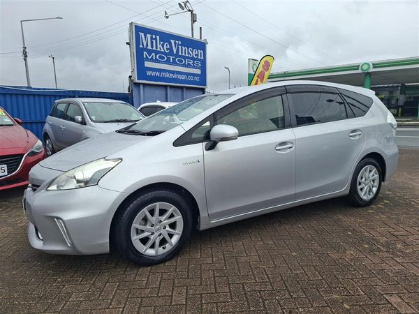2014 Toyota Prius ALPHA 7 SEATS REVERSE CAMERA MULTI AIRBAGS BLUETOOTH AUDIO FACTORY ALLOYS EV/ECO/POWER MODES ISOFIX Carousel 3