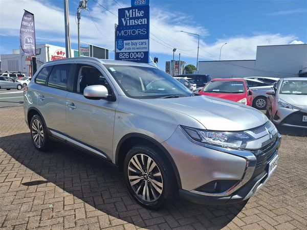 2022 Mitsubishi Outlander LS 4WD 7 SEATS NZ NEW CRUISE CONTROL MULTI AIRBAGS PARKING SENSORS PRE-CRASH WARNING REVERSE CAMERA BLUETOOTH USB PORTS TOWBAR FACTORY ALLOYS AUTO HOLD