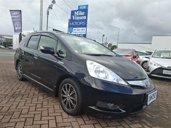 2013 Honda Fit SHUTTLE HYBRID CRUISE CONTROL HALF LEATHER SEATS ECO MODE