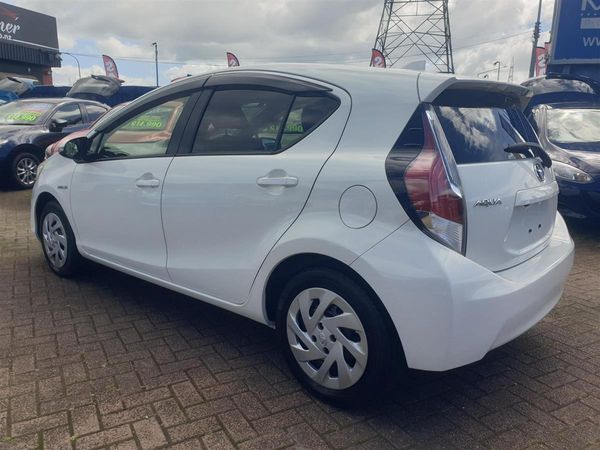 2016 Toyota Aqua S PUSH START LANE ASSIST PRE-CRASH SENSOR CURTAIN AIRBAGS REVERSE CAMERA BLUETOOTH AUDIO AUTO HEADLIGHTS Carousel 3