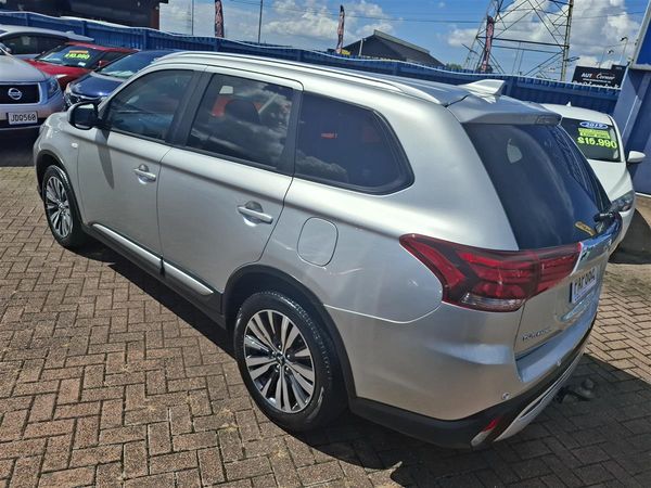 2022 Mitsubishi Outlander LS 4WD 7 SEATS NZ NEW CRUISE CONTROL MULTI AIRBAGS PARKING SENSORS PRE-CRASH WARNING REVERSE CAMERA BLUETOOTH USB PORTS TOWBAR FACTORY ALLOYS AUTO HOLD Carousel 3