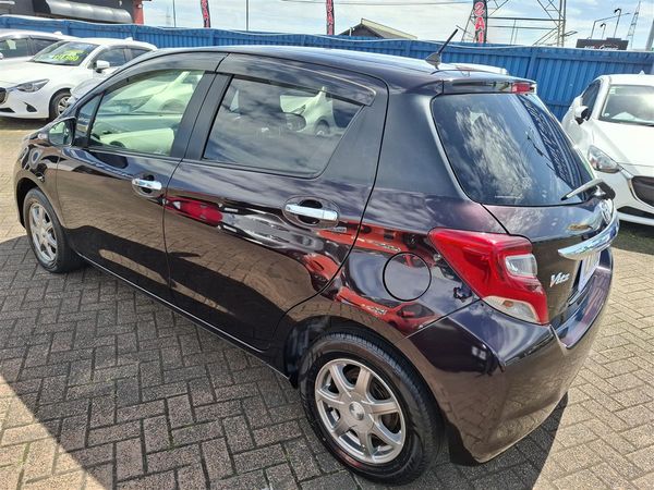 2015 Toyota Vitz PUSH START AUTO STOP TRACTION CONTROL ALLOY WHEELS Carousel 3