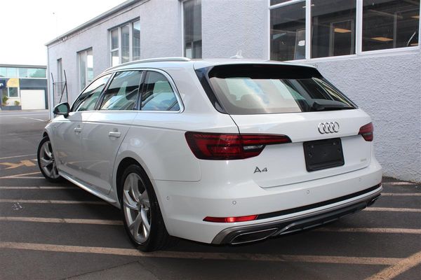 2019 Audi A4 Avant 40TFSI S Line Carousel 3