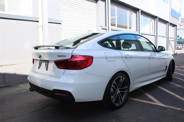 2017 BMW 320i M Sport GT Facelift Carousel 5