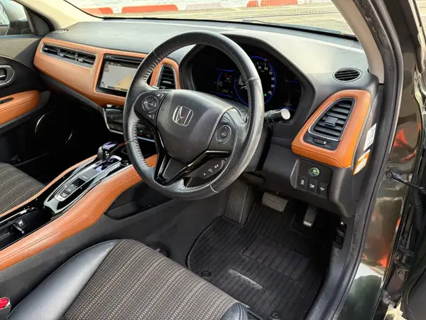 2014 Honda Vezel HYBRID Z PACKAGE Carousel 3