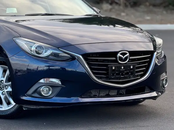 2013 Mazda Axela Carousel 10