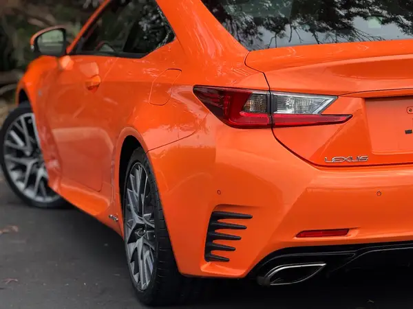 2015 Lexus RC300h Carousel 3