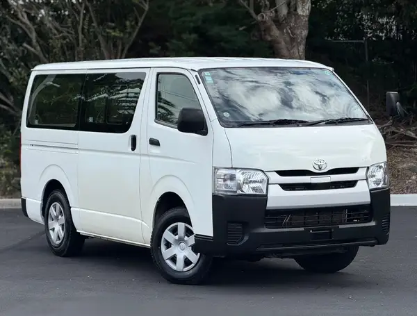 2020 Toyota Hiace 2.8 DX Turbo Diesel 4WD Carousel 8