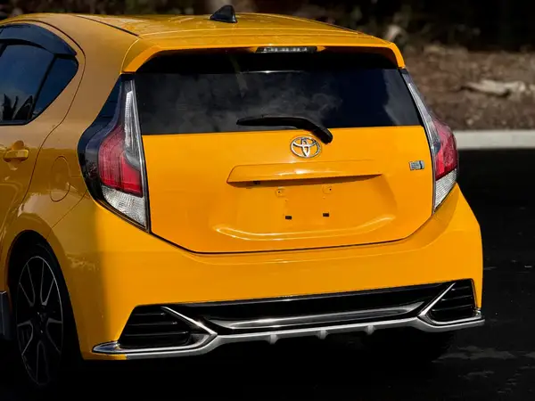 2015 Toyota Aqua G GS Facelift Carousel 3