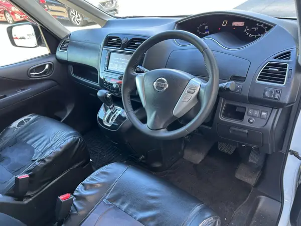 2012 Nissan Serena Carousel 5