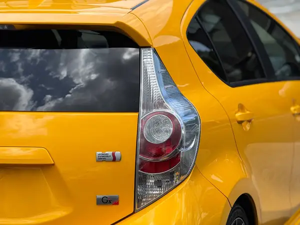 2014 Toyota Aqua Carousel 3